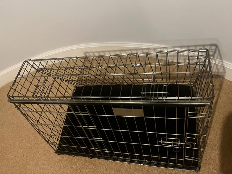 Dog crate - 32”/medium, hatchback