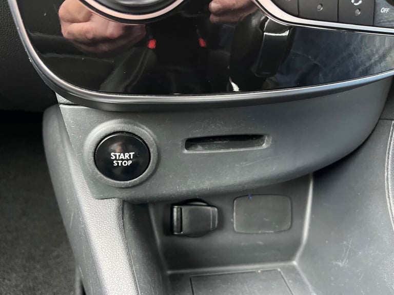 2017 Renault Clio 1.5 dCi 90 Dynamique S Nav 5dr Auto HATCHBACK DIESEL Automatic