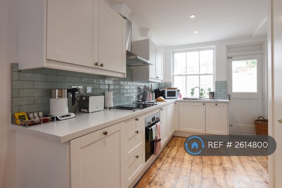 2 bedroom house in Castle Road, Southsea, PO5 (2 bed) (#2614800)
