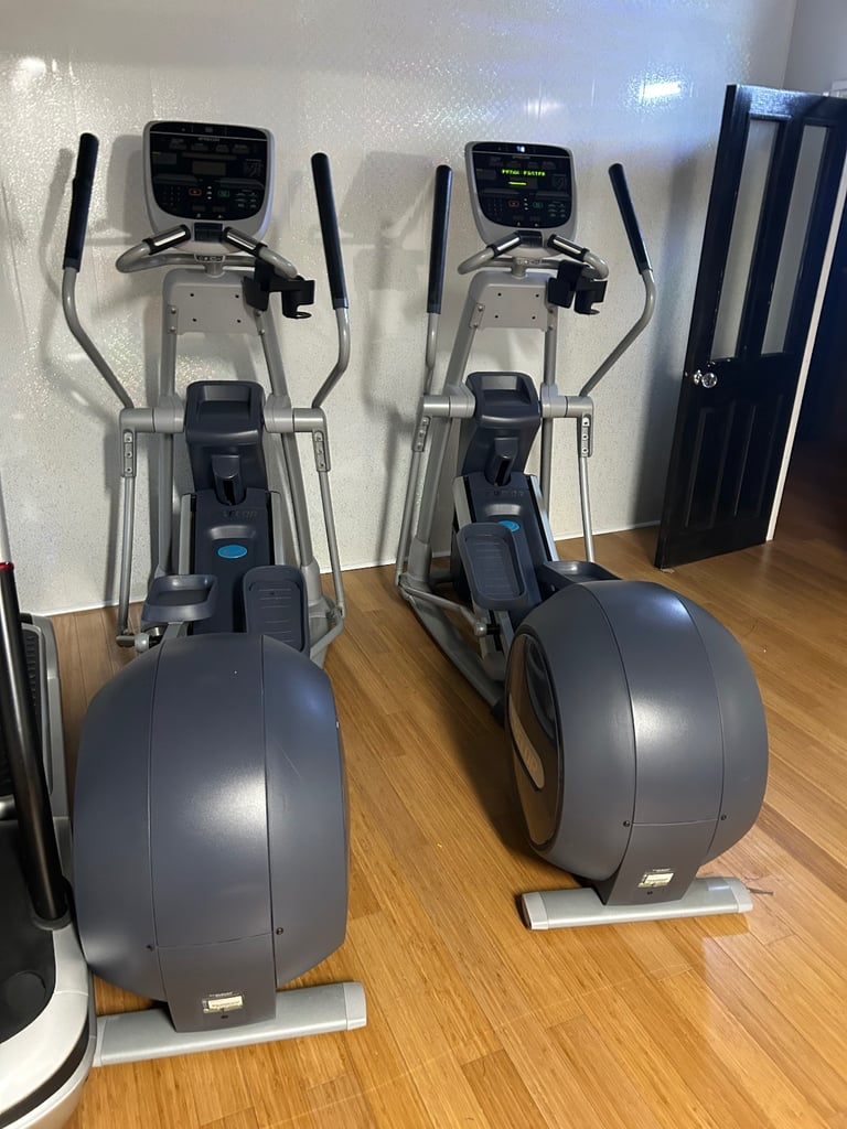 Precor EFX 885 Elliptical Crosstrainer with P80 Console Cross trainers x 2 commercial gym equipment