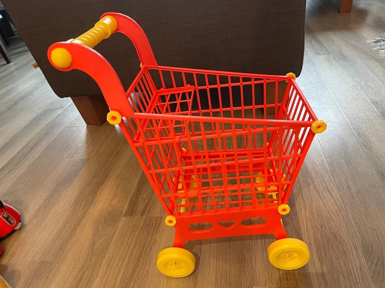 Toys R Us Shopping Trolley With Lots Of Play Food Items 