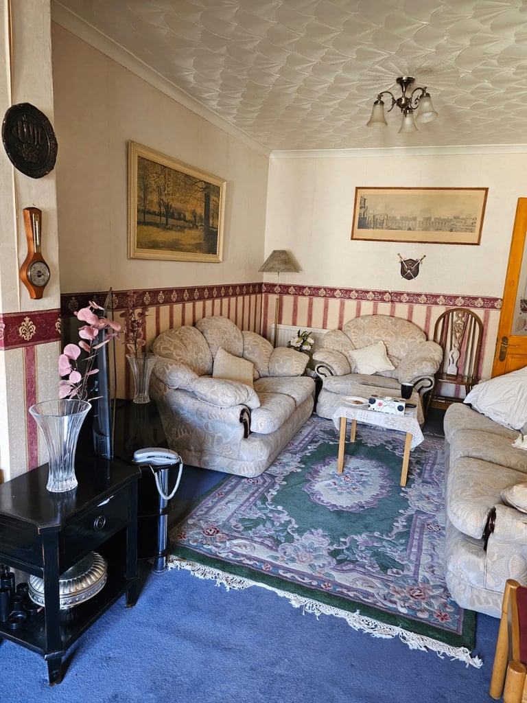 Spacious & Cosy Double Room for Rent in - SL2 5DZ