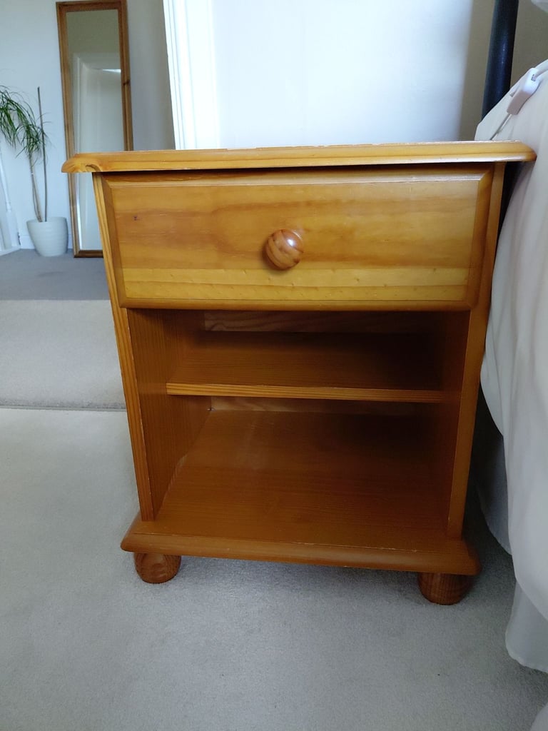 Bedside table