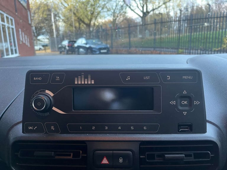 2019 Vauxhall Combo Life 1.2 Turbo Design XL 5dr MPV PETROL Manual