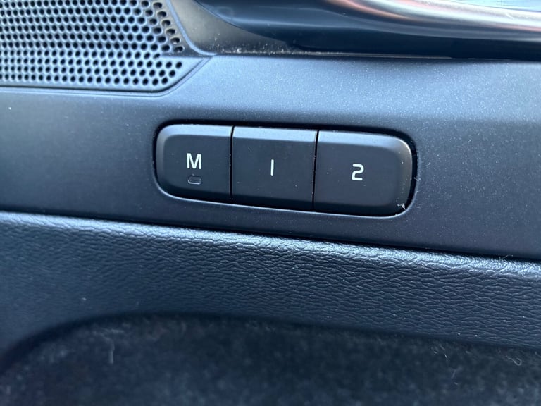 2020 Volvo XC40 2.0 D4 [190] R DESIGN Pro 5dr AWD Geartronic ESTATE Diesel Automatic