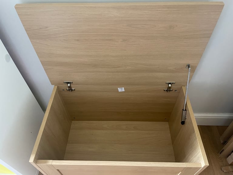 Mamas and Papas Rialto toy storage box and shelf