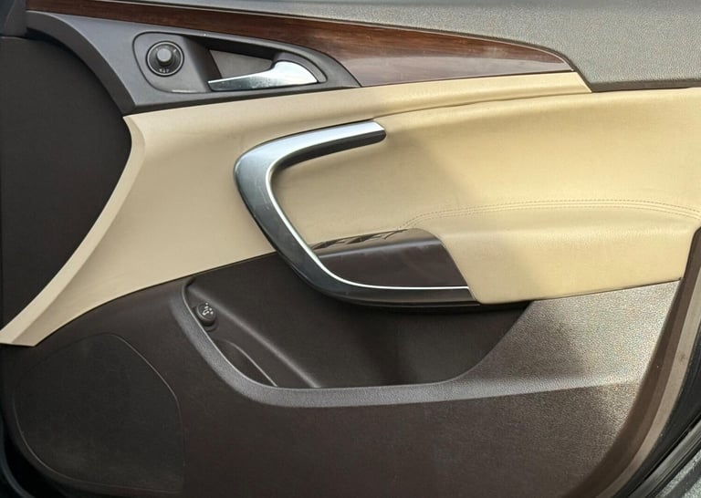 2009 Vauxhall Insignia 2.8T V6 Elite Nav Sports Tourer Auto 4WD Euro 5 5dr