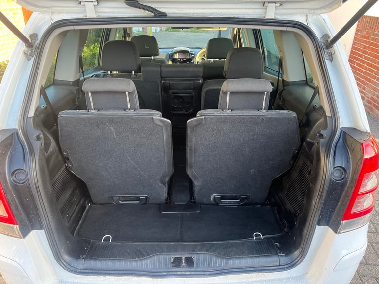 VAUXHALL ZAFIRA 7 SEATS NEW MOT CHEAP TAX 