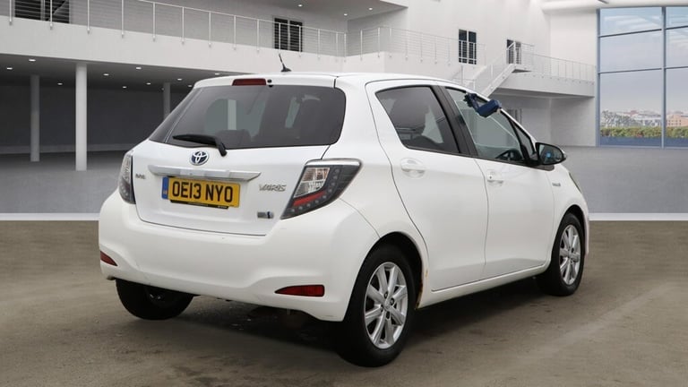 2013 Toyota Yaris 1.5 VVT-i Hybrid T4 5dr CVT HATCHBACK Petrol/Electric Hybrid Automatic