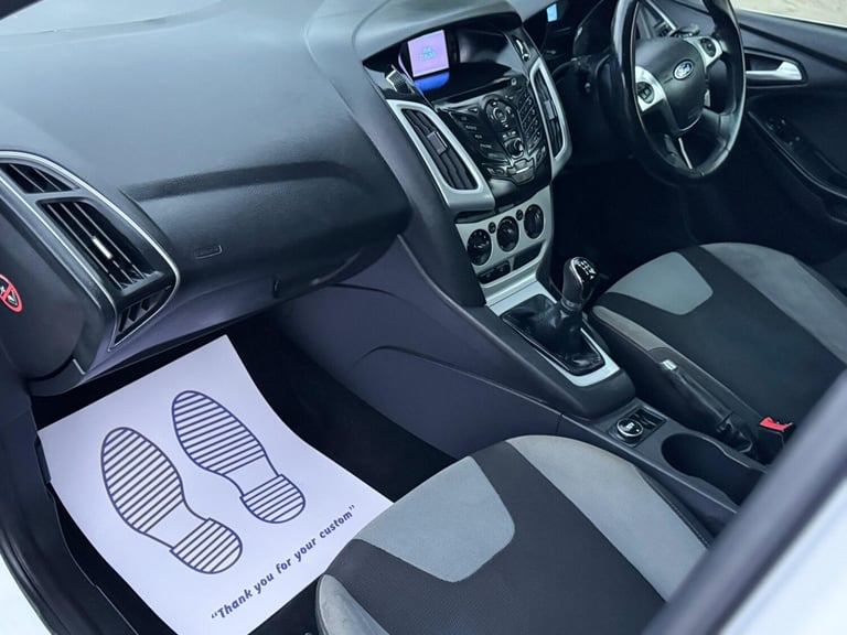 2012 Ford Focus 1.6 Zetec Euro 5 5dr HATCHBACK Petrol Manual