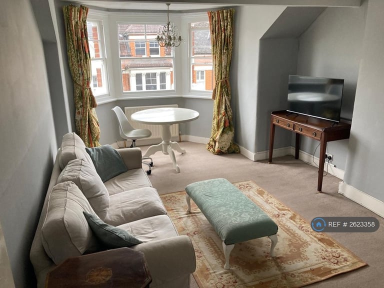 2 bedroom flat in Lynette Avenue, Clapham South, SW4 (2 bed) (#2623358)