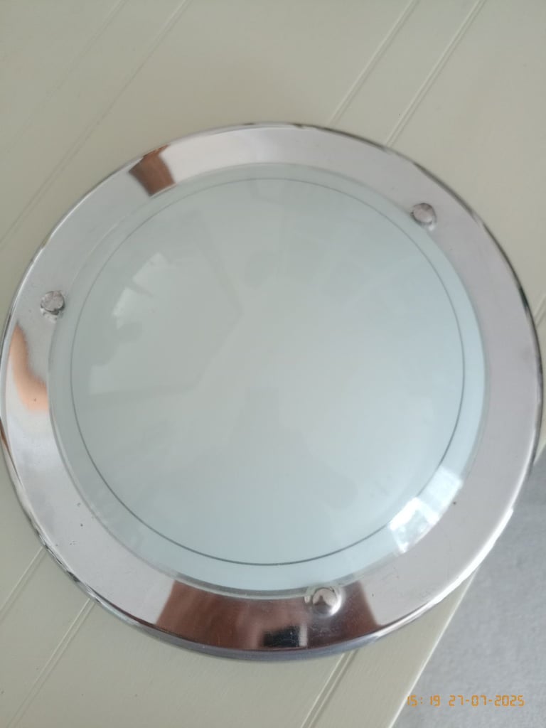 Low Profile Light Fitting