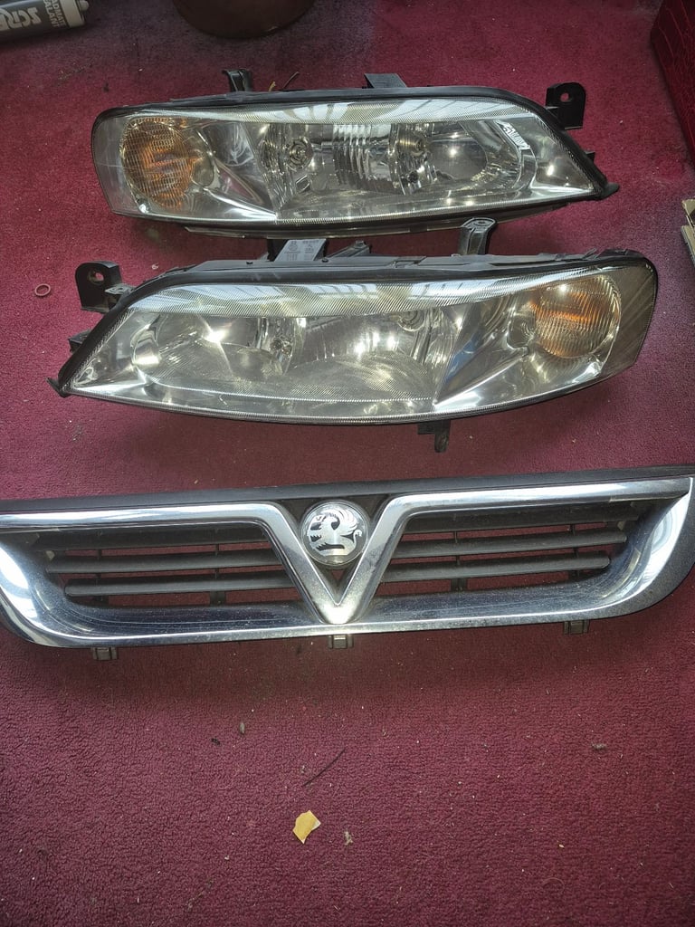 Vauxhall vectra/opel head lights and grill 