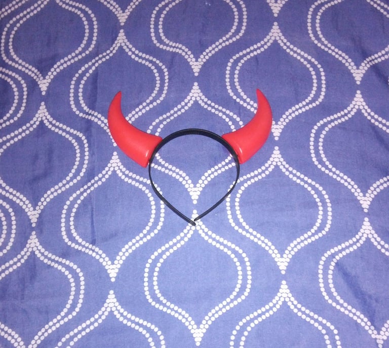 LOTS OF HALLOWEEN STUFF FOR SALE 