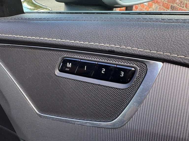 Volvo XC90 D5 POWERPULSE R-DESIGN AWD++GREAT SPEC++