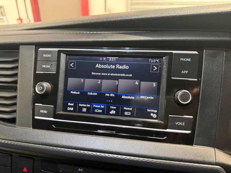 2021 71 VOLKSWAGEN TRANSPORTER 2.0 TDI T30 BUSINESS FWD LWB L2 EURO 6 * AIR CON 