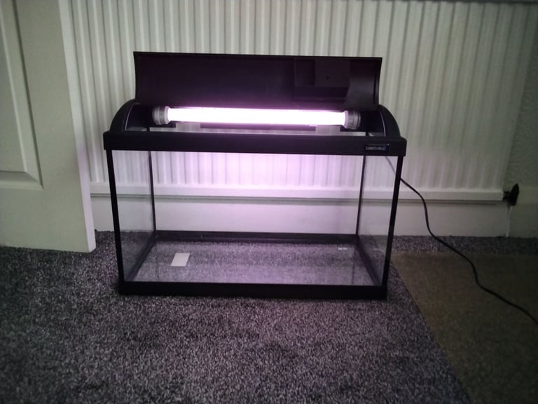 60L glass fish tank, with accessories. 