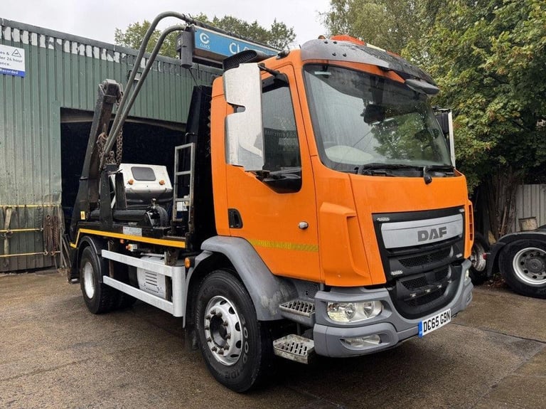 2015 DAF LF-250 SKIP LOADER