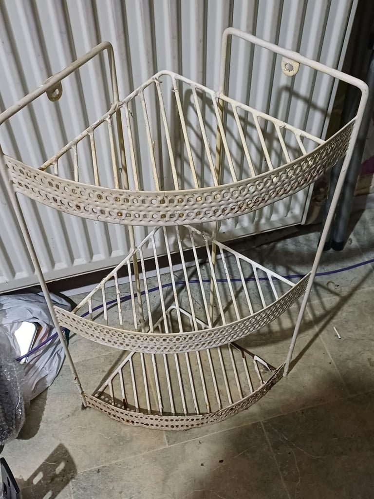Bathroom corner shelf