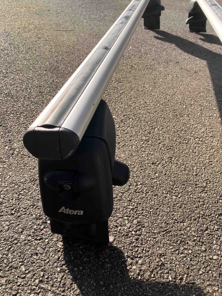 Ford Focus 5dr [2011-2018]: Atera silver 118 cm aluminium roof bars