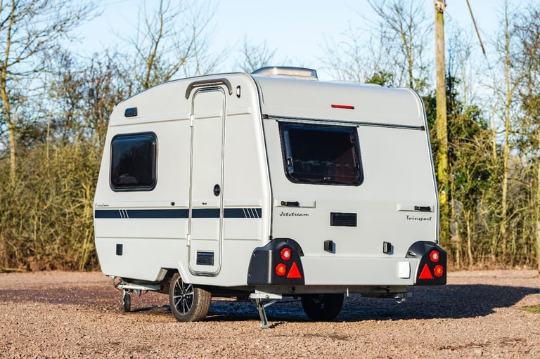 Freedom Jetstream Twin Sport Flare | Small 2 Berth Caravan with Shower