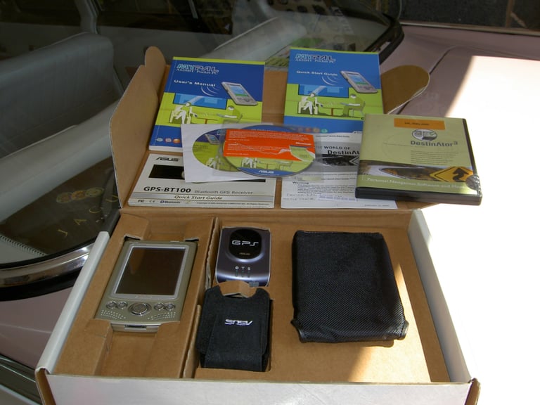Wireless Head phones & Bluetooth My Pall GPS System Very good Condition  