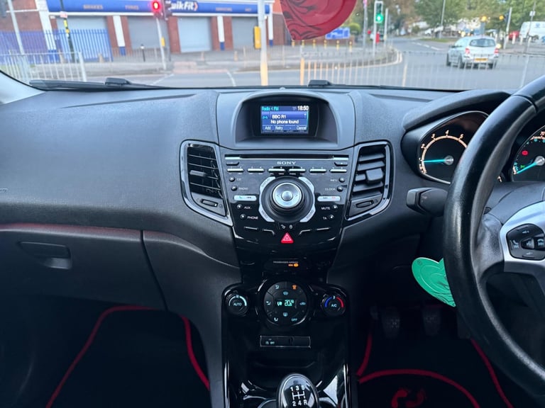 2013 Ford Fiesta 1.0T EcoBoost Titanium Euro 5 (s/s) 3dr HATCHBACK Petrol Manual