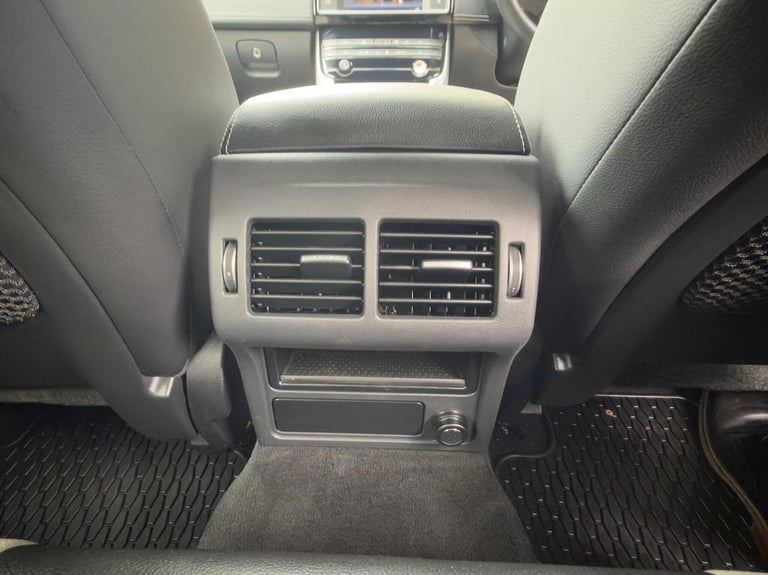 2016 Jaguar XE 2.0d R-Sport Auto Euro 6 (s/s) 4dr SALOON Diesel Automatic