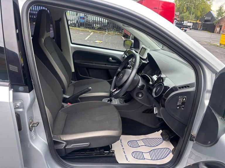 VOLKSWAGEN UP 1.0 High up! 2013