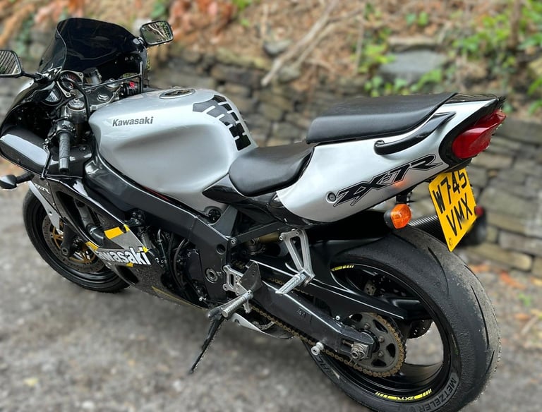 Kawasaki ZX-7R Ninja (ZX750-P5)