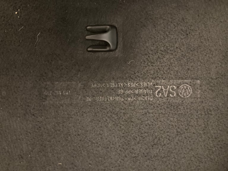 VW Golf Mk5 Parcel Shelf