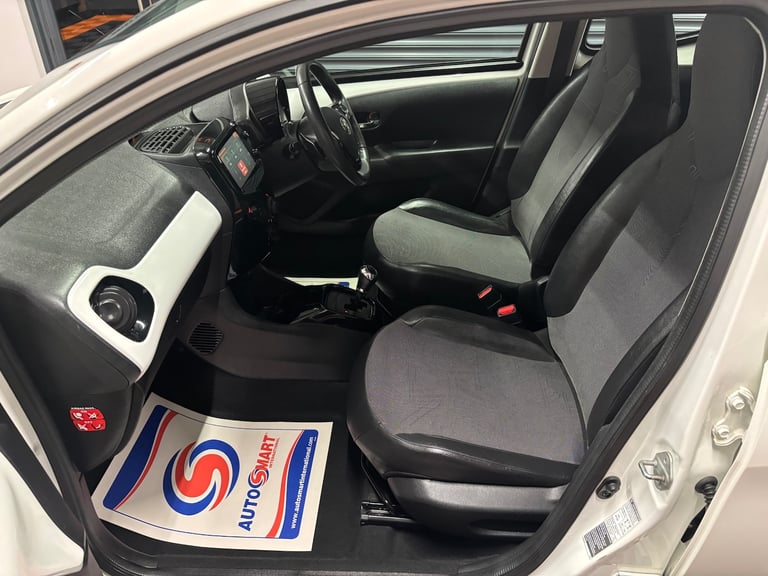 2014 Toyota AYGO 1.0 VVT-i X-Pression 5dr x-shift HATCHBACK Petrol Manual
