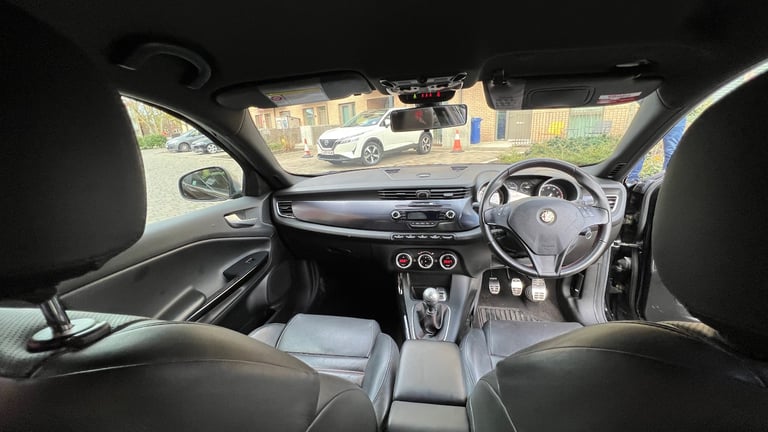 Alfa Romeo, 1.4L Sportiva Turbo Petrol GIULIETTA, Hatchback, 2012, Manual, 1368 (cc), 5 doors