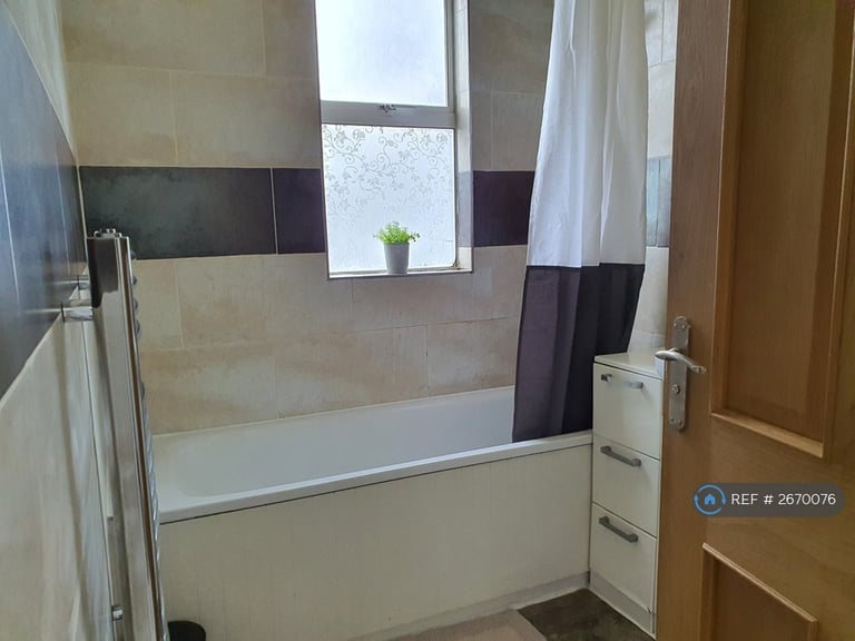 3 bedroom house in Goodall Road, London, E11 (3 bed) (#2670076)