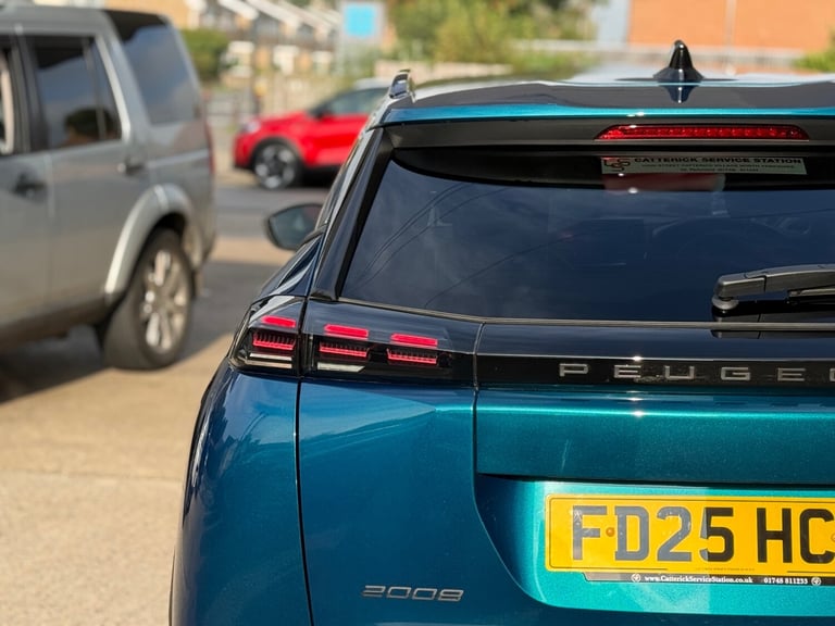 2025 Peugeot 2008 1.2 PureTech Allure 5dr ONLY 710 MILES, MAY 2028 WARRANTY,  HATCHBACK Petrol Ma...