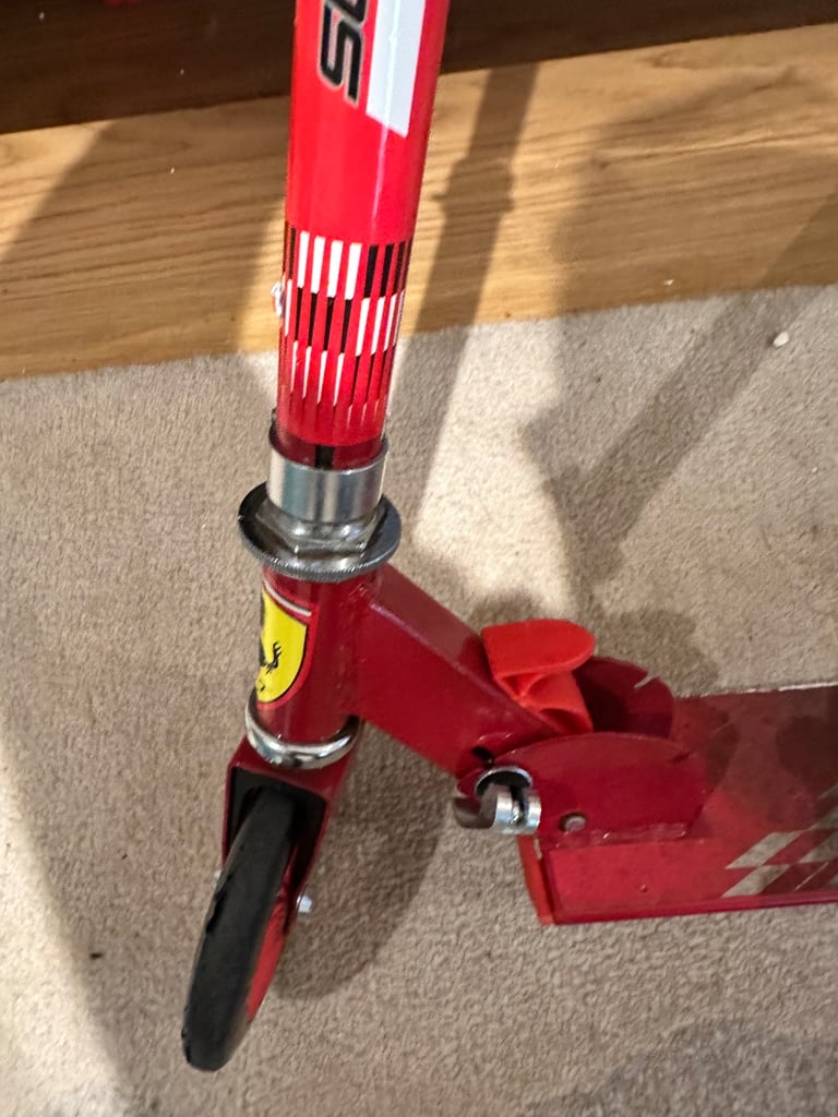 Ferrari Kids Scooter - Red