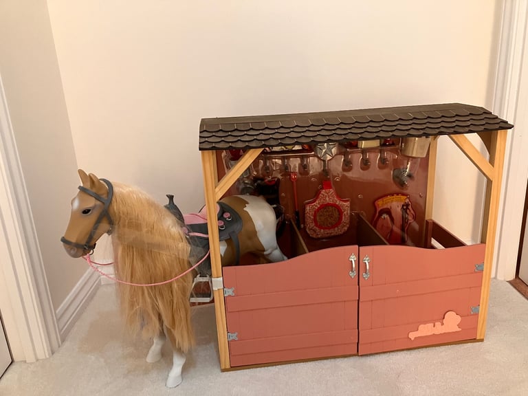 Horse Stable and Accessories Toy Playset