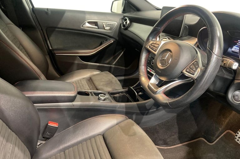 2018 68 MERCEDES-BENZ GLA CLASS 1.6 GLA200 AMG LINE (PREMIUM PLUS) SUV 5DR PETRO