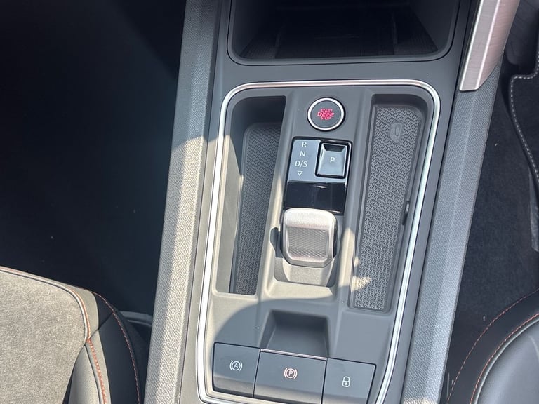  SEAT Leon e Hybrid 1.4 Ehybrid 13kwh Fr Sport Hatchback 5dr Petrol Plug In