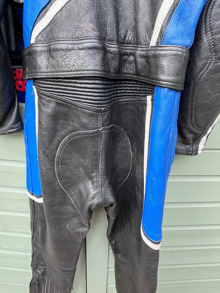 Icon Sport Leather Motor Cycle two piece Suit Men’s Size L  Very Good Condition