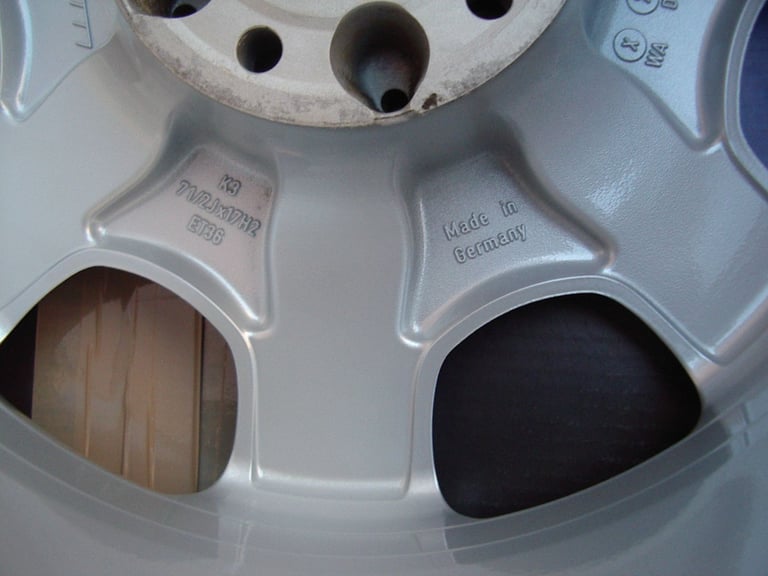 C class Mecedes wheels for W203 or T203 model 17 inch rim.
