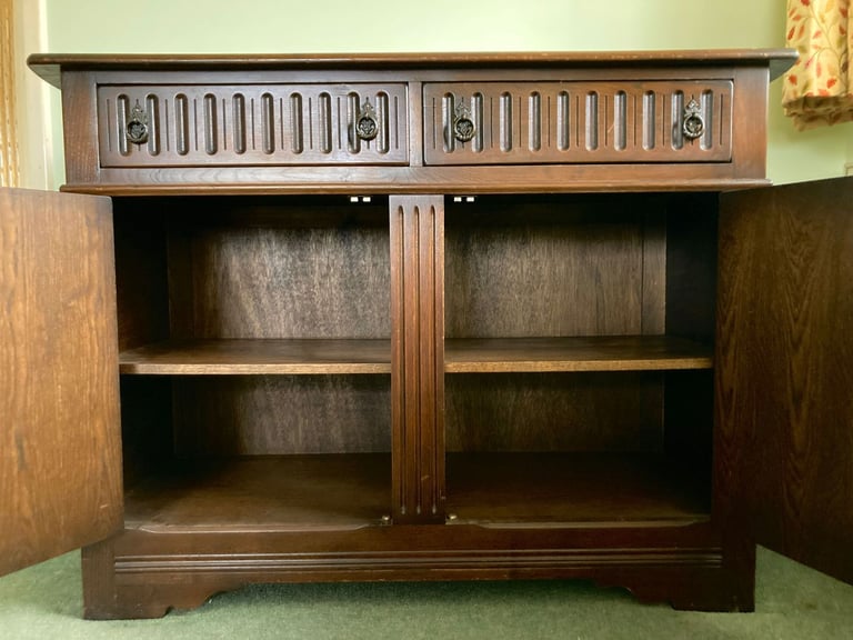 Dark mahogany veneer finish Welsh dresser