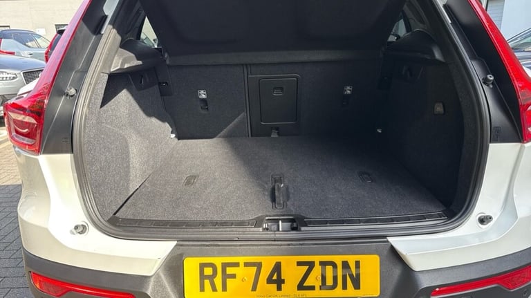 2025 Volvo XC40 Ultra, B4 Mild hybrid, Petrol, Dark Estate Petrol Automatic