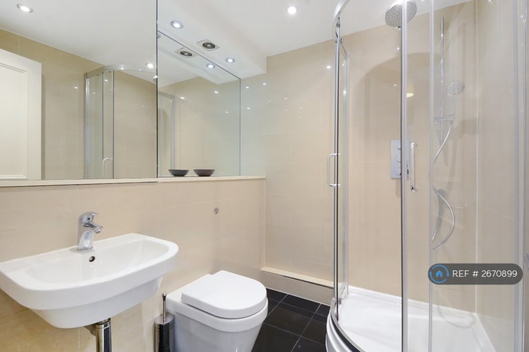 2 bedroom flat in New Caledonian Wharf, London, SE16 (2 bed) (#2670899)