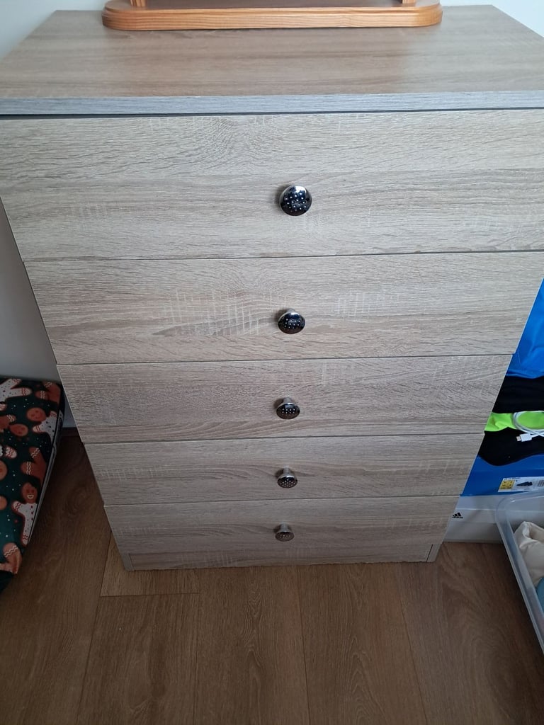 image for Chest of drawers