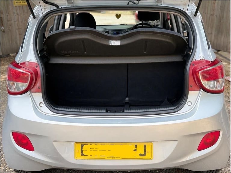 2017 Hyundai i10 1.0 PREMIUM CHEAP TAX GREAT 1ST CAR CD/MP3/USB BLUETOOTH AIR CON ALLOYS 1 Y HATC...