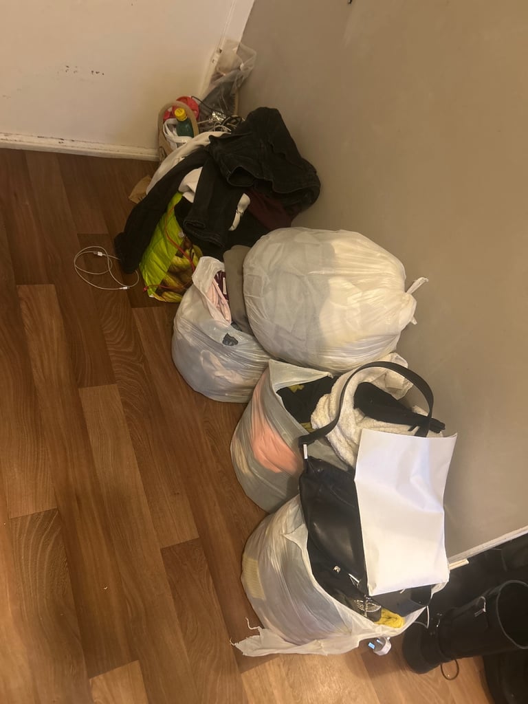 image for 10 bin bags full of very nice clothes 