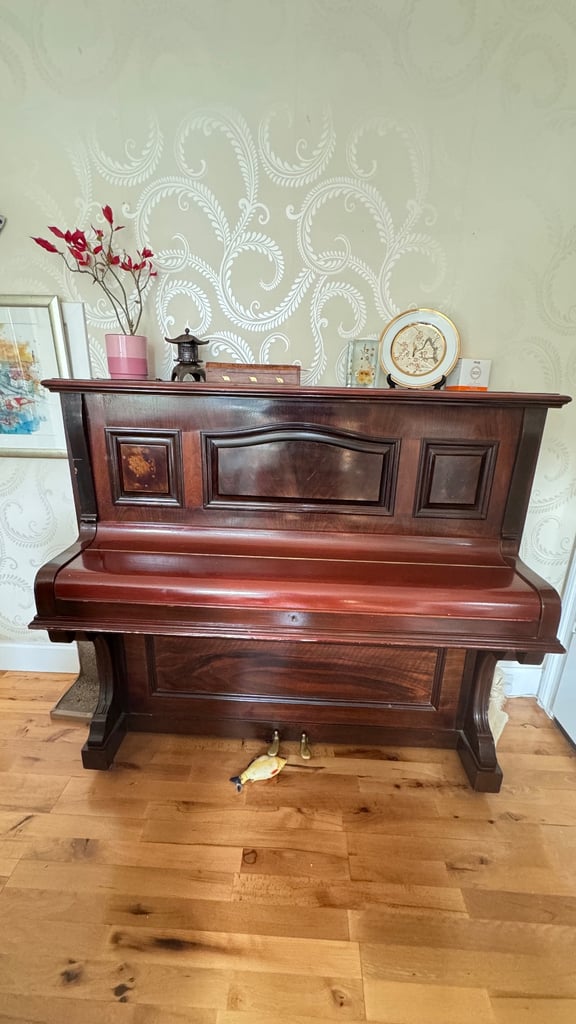 image for Antique piano, from Brunner. Free to go. 
