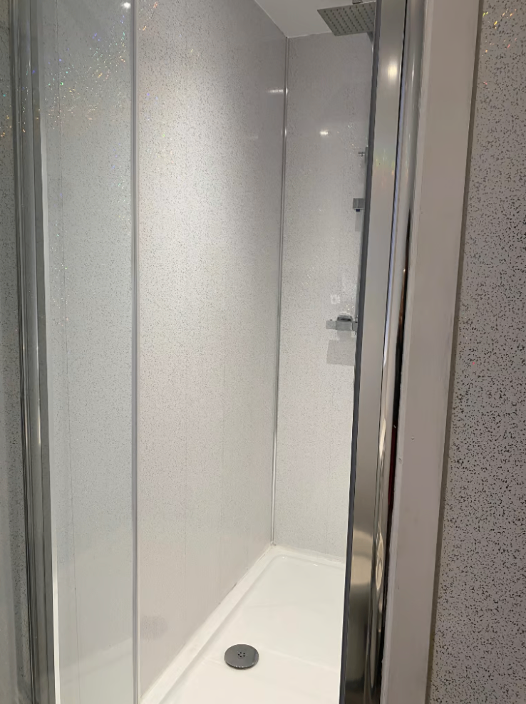 large Room to let -  Eccles M30