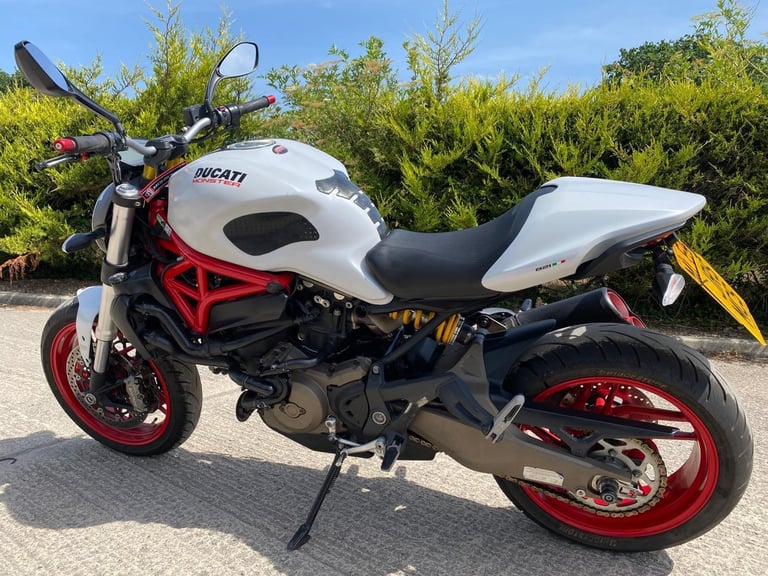 2014 64 DUCATI M821 MONSTER ABS NAKED WHITE M 821 NEW MOT MINT LOW MILES